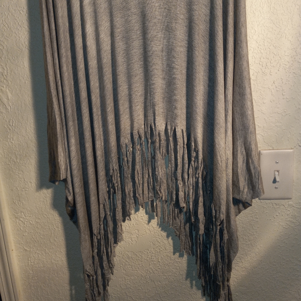 🐮 🐄 Hooded Fringed Blouse - Picture 3 of 5